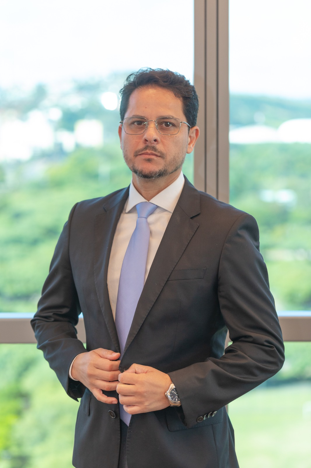 Dr. Eleandro Soares